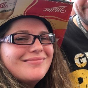 Meet your Posher, Crystal